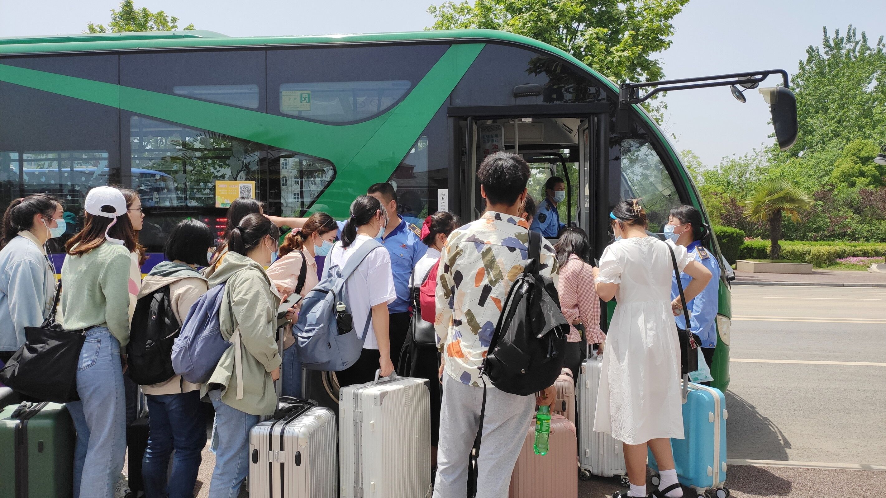 武汉BRT“公交优先”智能化系统案例