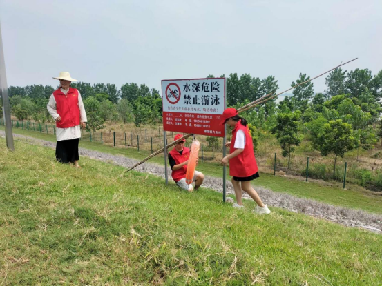 望江漳湖:“志愿红”筑牢防溺水安全屏障_中安新闻_中安新闻客户端_中安在线
