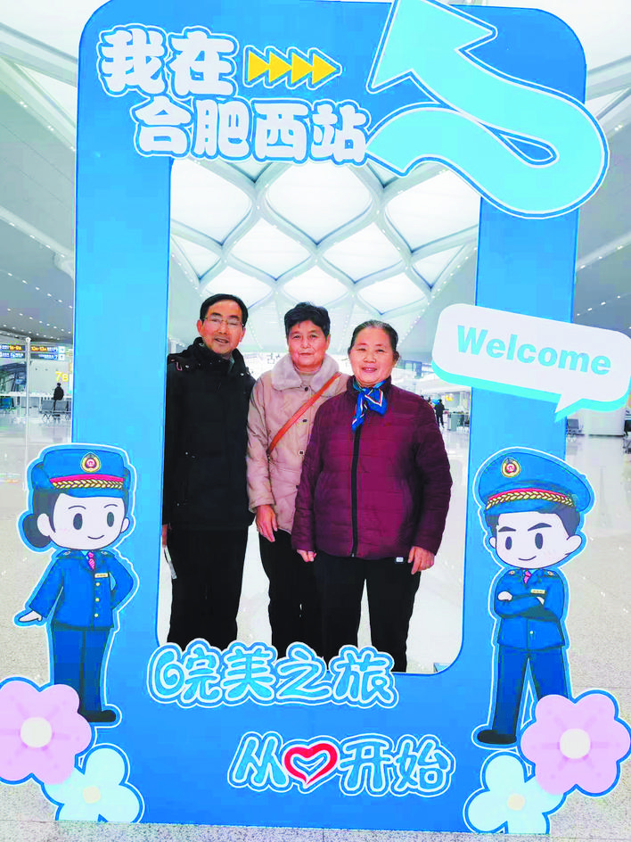 首批“西客”点赞西站