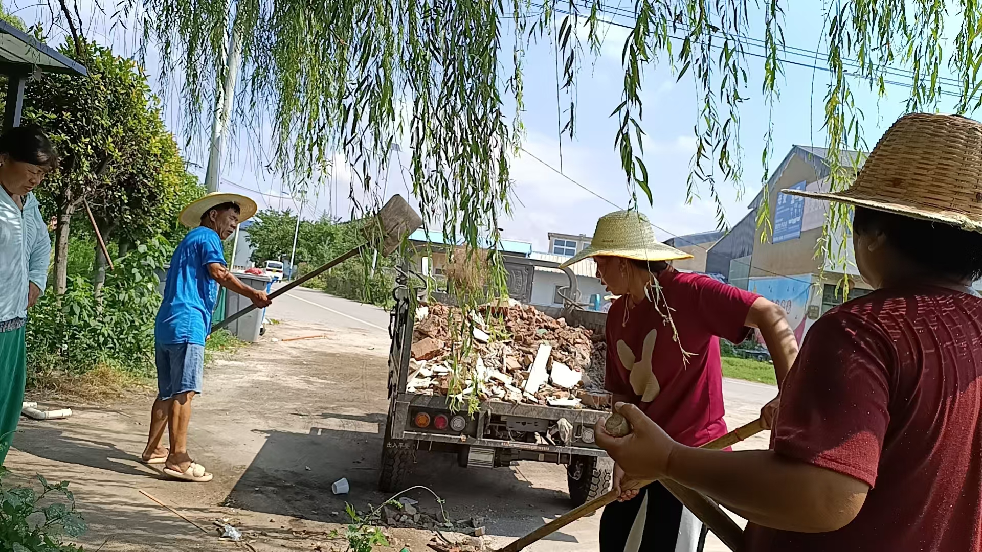 濉溪县南坪镇：“清洁行动”擦亮乡村振兴生态底色_20260717_3822304101900483015.jpg