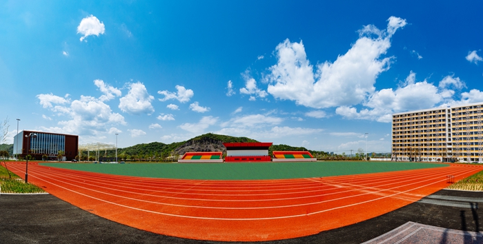 3.象山校区操场_副本.jpg
