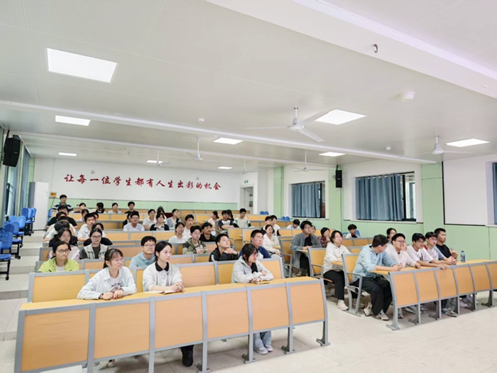 6、学生安全员会议.jpg