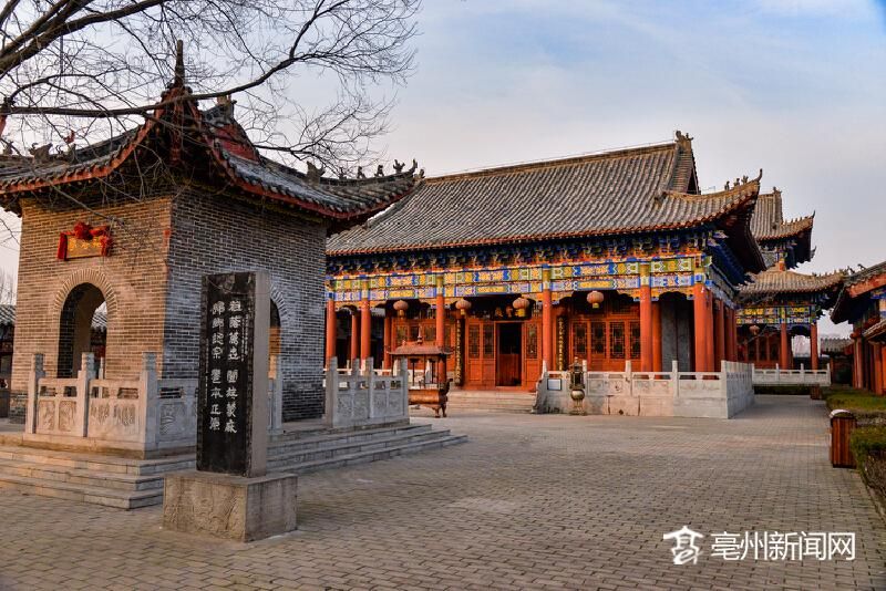 (亳州陈抟庙)陈抟老祖明确地指出,挨饿的人不要把不幸遭遇归结于自己